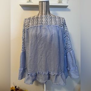 Blue top. Size M.❤️